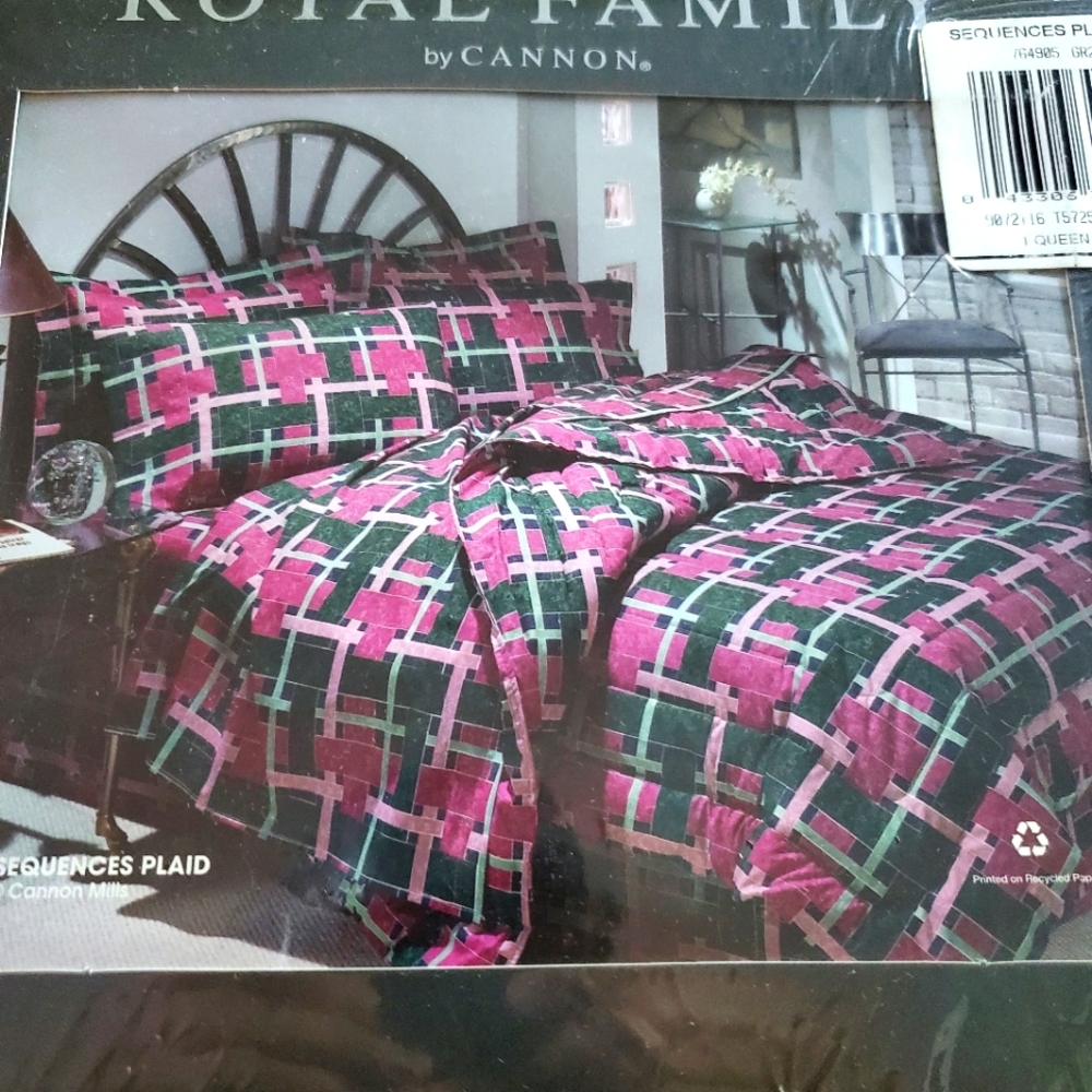 Royal Family by Cannon Vintage Queen Flat & Fitted Sheet Set